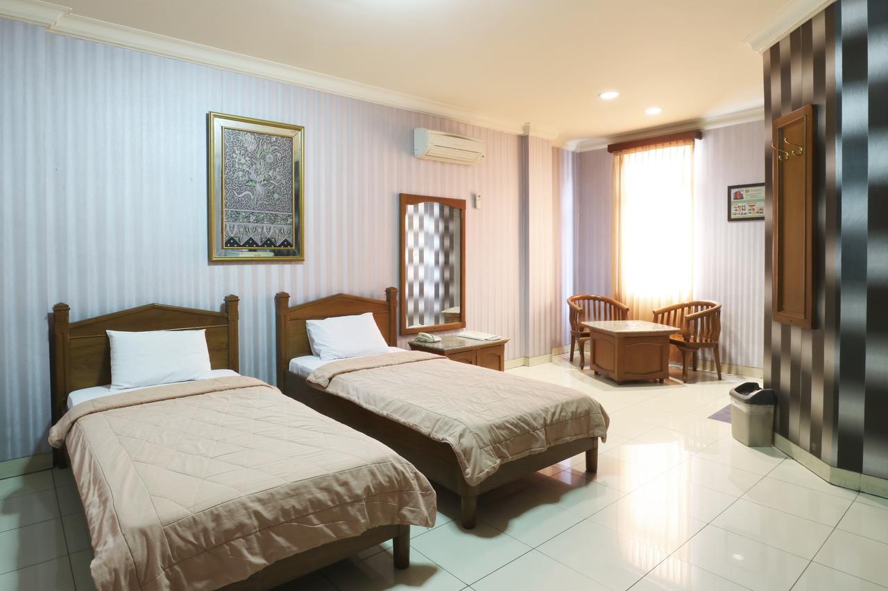 Hotel 678 Kemang Powered By Cocotel Jakarta Kültér fotó