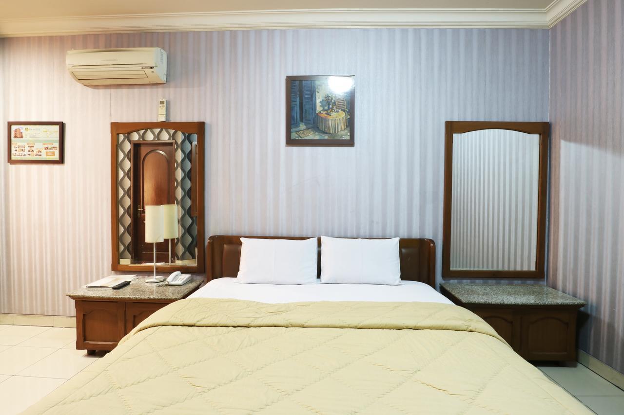 Hotel 678 Kemang Powered By Cocotel Jakarta Kültér fotó